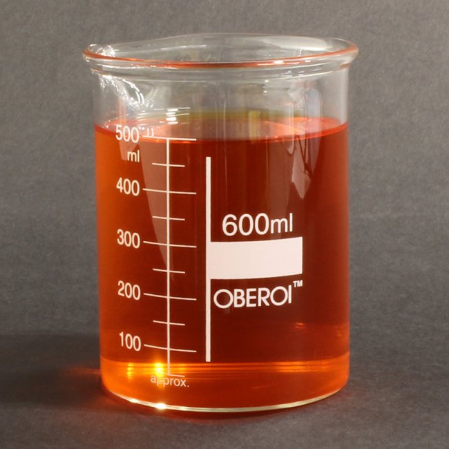 600 ml Glass Beaker, Low Form, Graduated with Spout